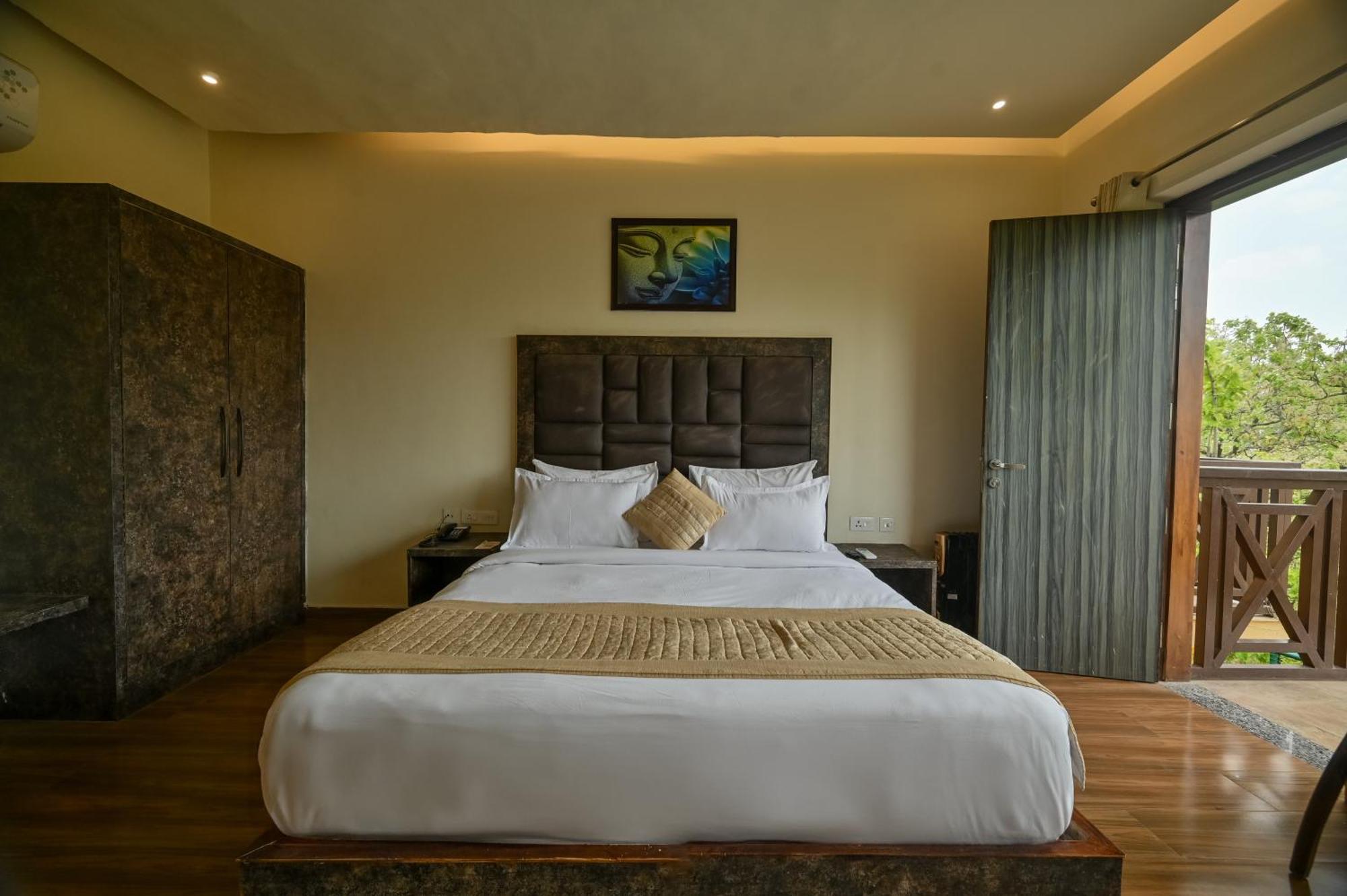 Aavaas Hill Resort 兰斯顿 客房 照片