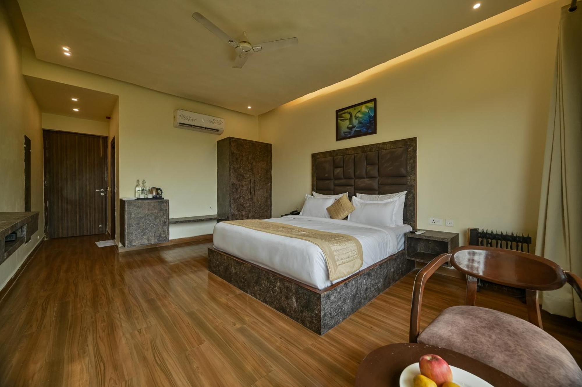 Aavaas Hill Resort 兰斯顿 外观 照片